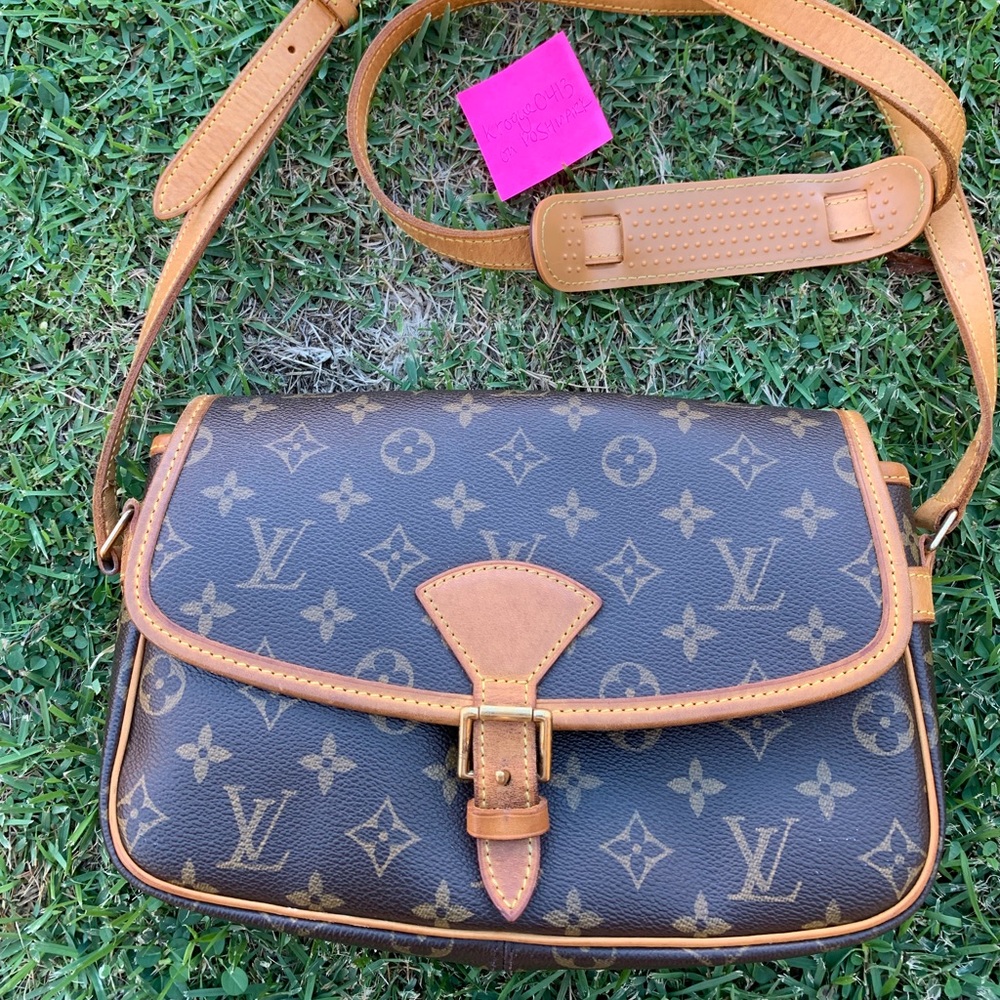 Louis Vuitton Sologne PM